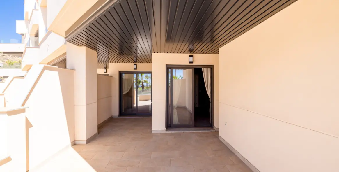 Sale of ground floor apartment in Valle-Niza 22