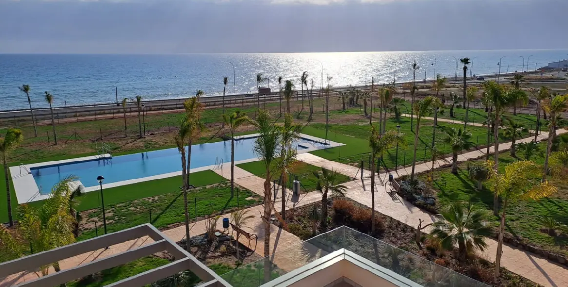 Sale of ground floor apartment in Valle-Niza 24