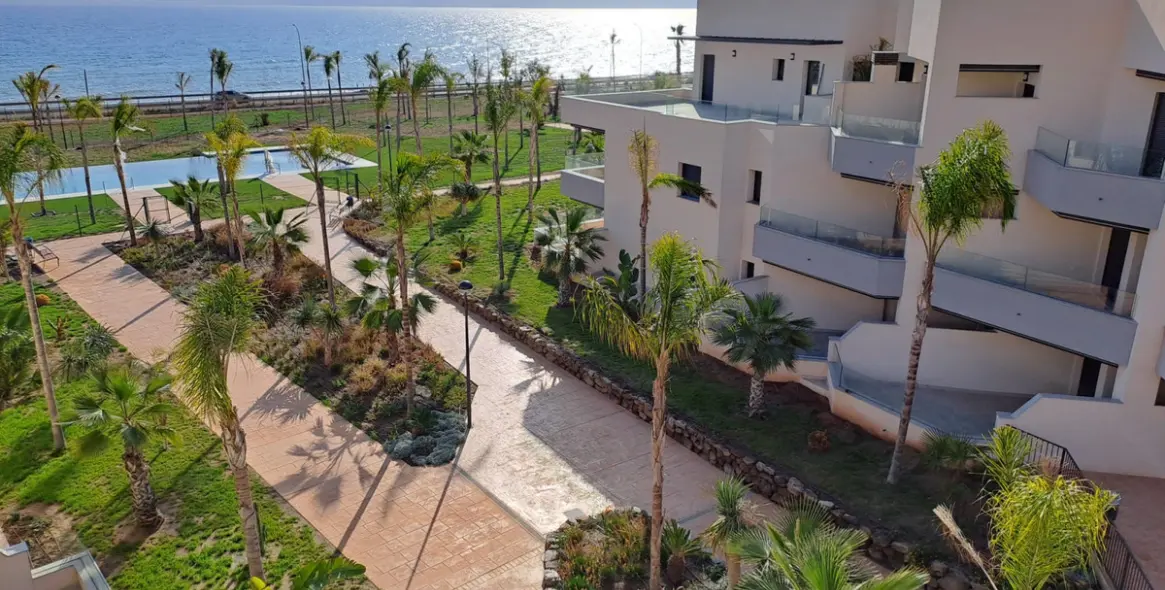 Sale of ground floor apartment in Valle-Niza 30