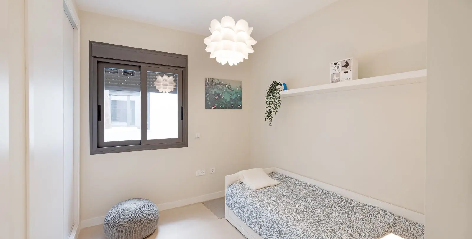 Sale of ground floor apartment in Valle-Niza 17
