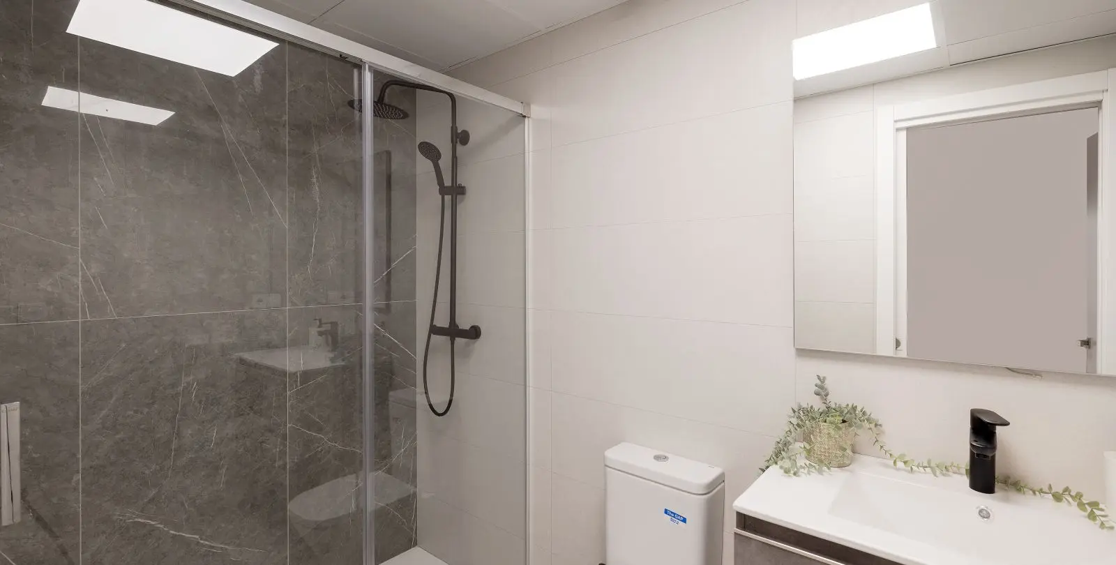 Sale of ground floor apartment in Valle-Niza 18