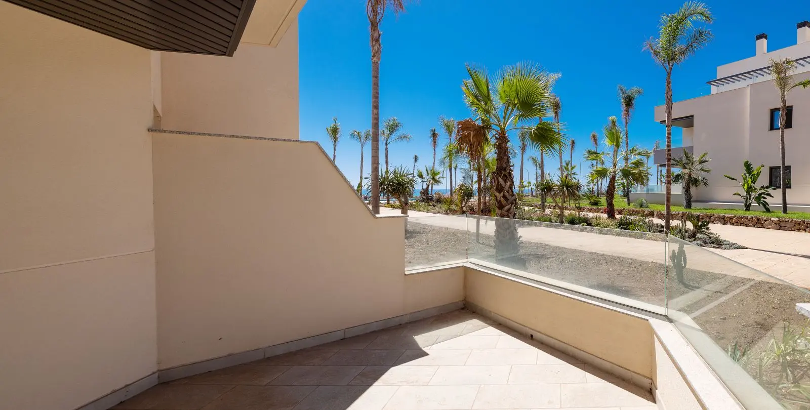 Sale of ground floor apartment in Valle-Niza 25