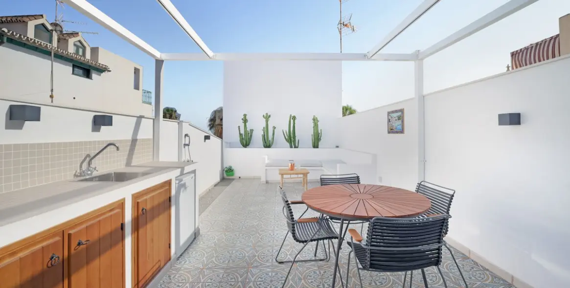 Sale of semi-detached house in Caleta de Vélez 1