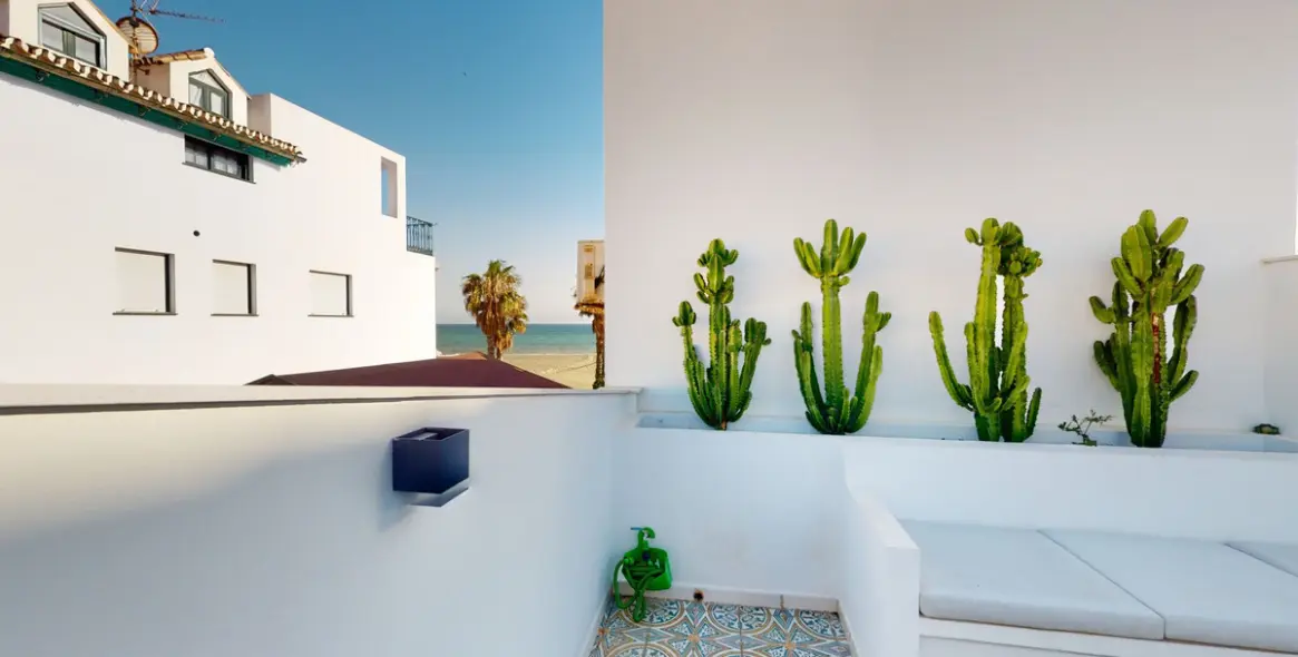 Sale of semi-detached house in Caleta de Vélez 1