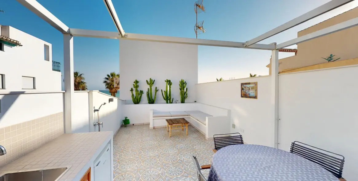 Sale of semi-detached house in Caleta de Vélez 25