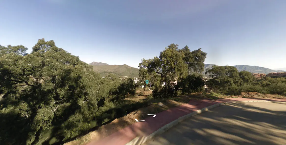 Продажа  жилого участка в La Mairena 1