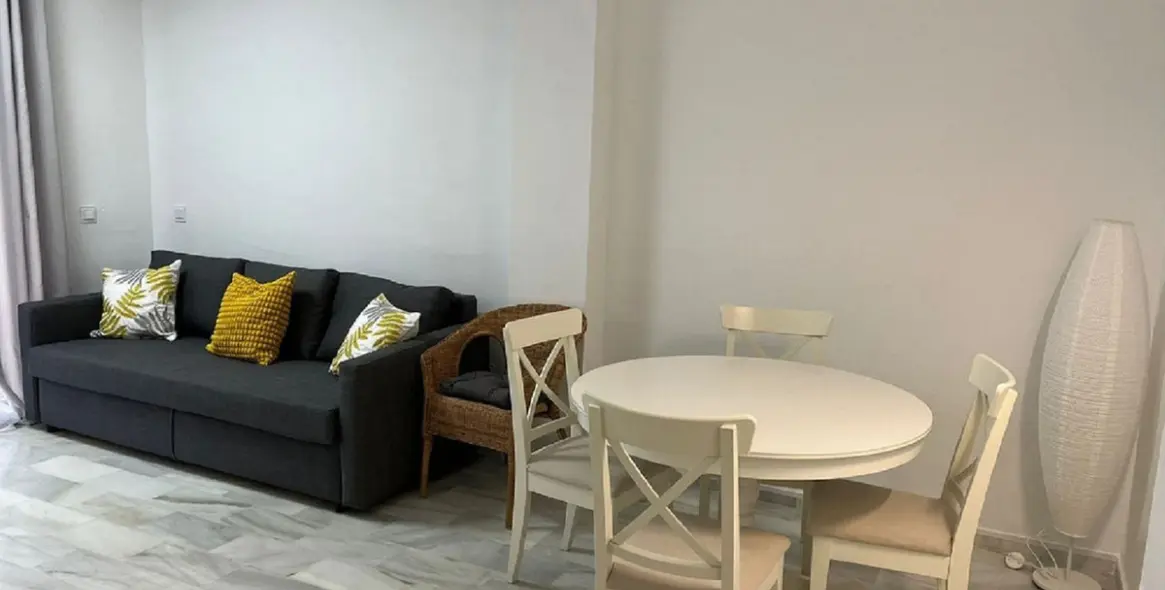 Sale of middle floor apartment in Guadalmina Baja 2