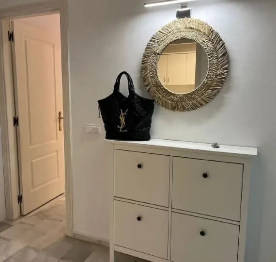 Sale of middle floor apartment in Guadalmina Baja