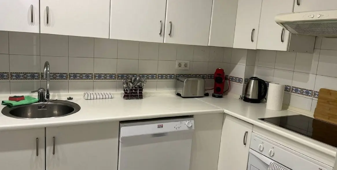 Sale of middle floor apartment in Guadalmina Baja 5