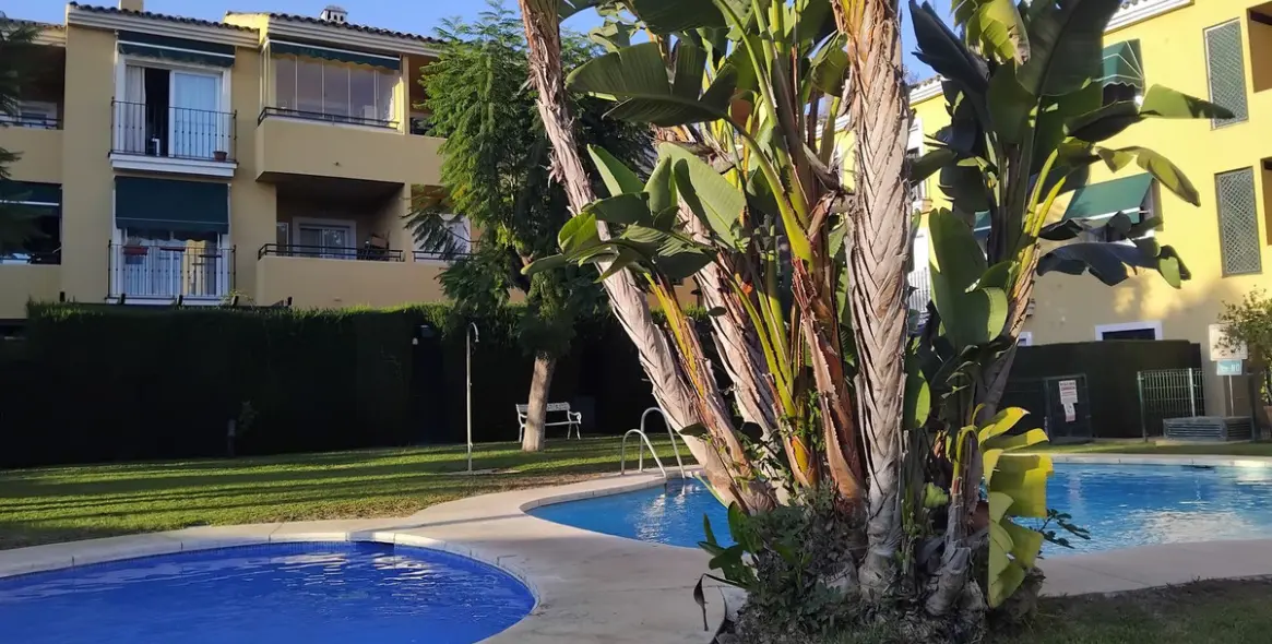 Sale of middle floor apartment in Guadalmina Baja 13