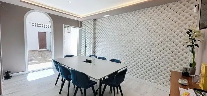 Продажа офиса в Estepona 0