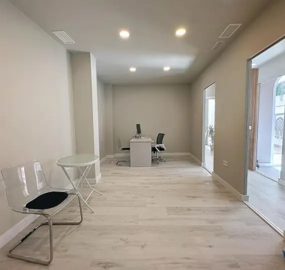 Продажа офиса в Estepona