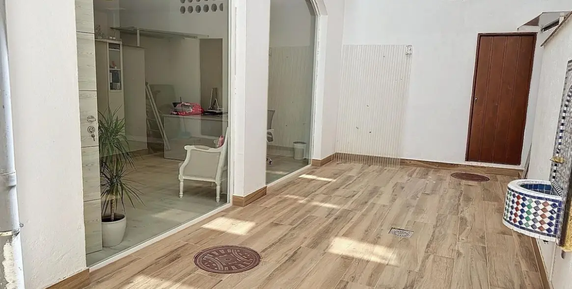 Продажа офиса в Estepona 9