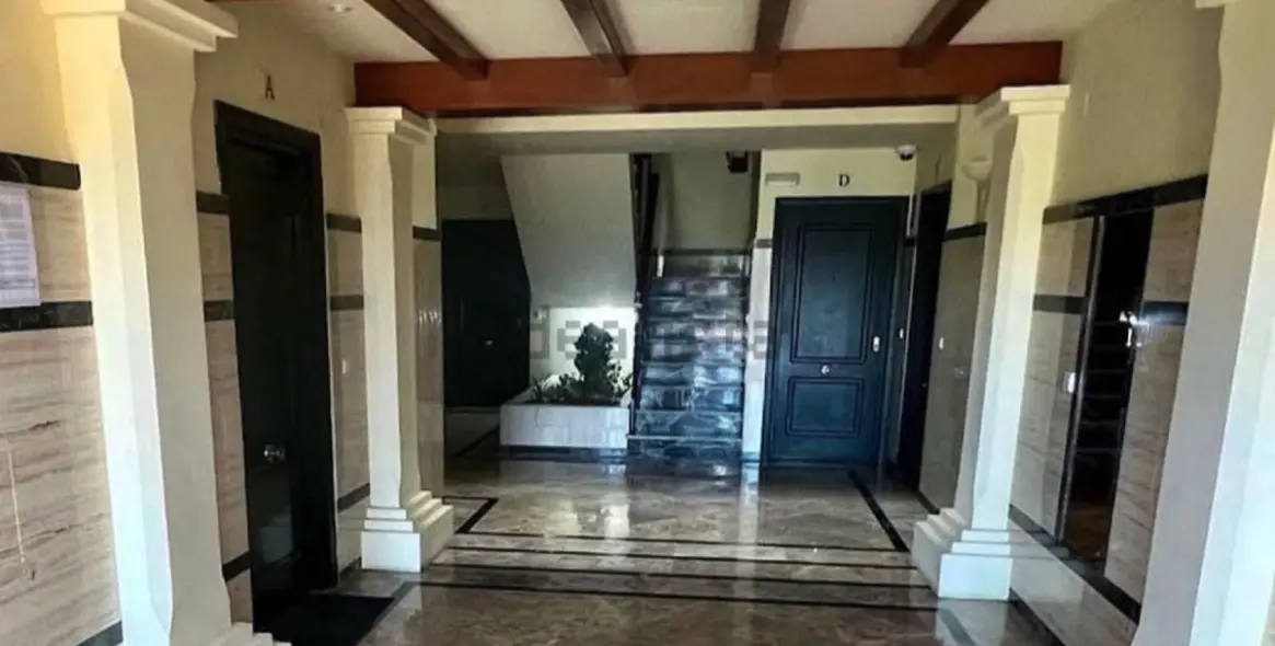 Sale of ground floor apartment in Nueva Andalucía (district Nueva Andalucía) 2