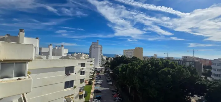 Продажа апартаментов на среднем этаже в Benalmadena 0