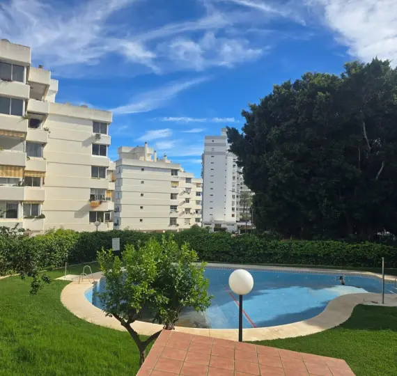 Продажа апартаментов на среднем этаже в Benalmadena