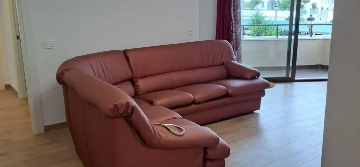 Sale of middle floor apartment in Atalaya 2