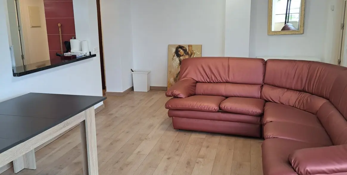 Sale of middle floor apartment in Atalaya 4