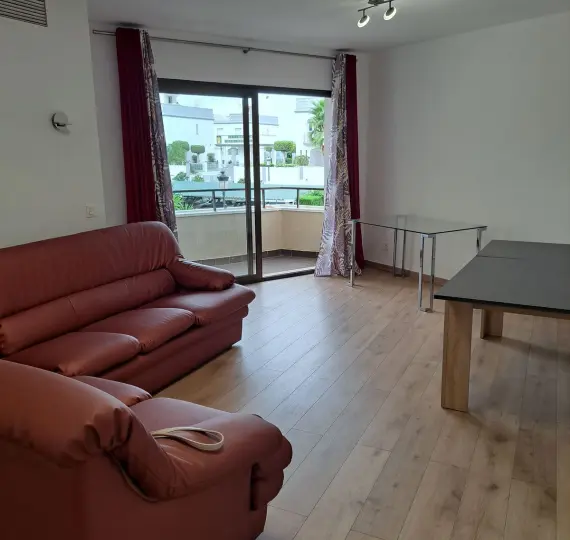 Sale of middle floor apartment in Atalaya