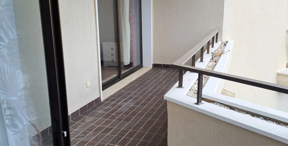 Sale of middle floor apartment in Atalaya 7