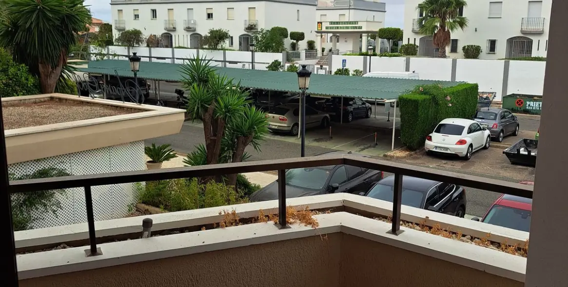 Sale of middle floor apartment in Atalaya 8