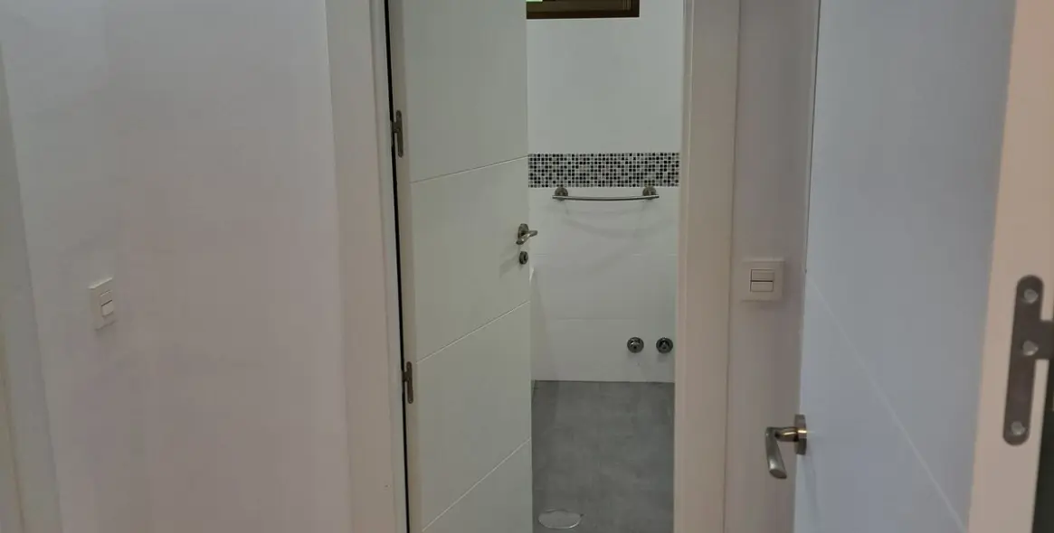 Sale of middle floor apartment in Atalaya 15