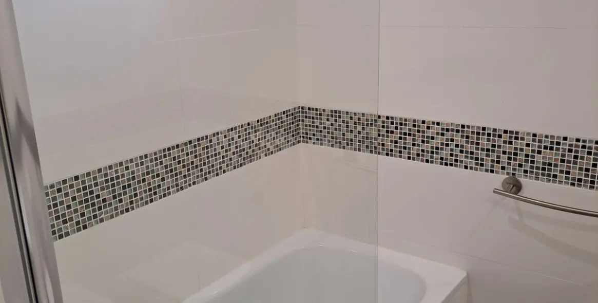 Sale of middle floor apartment in Estepona 23