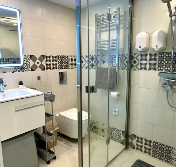 Sale of middle floor apartment in Marbella