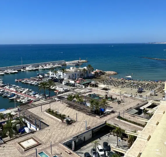 Sale of middle floor apartment in Marbella