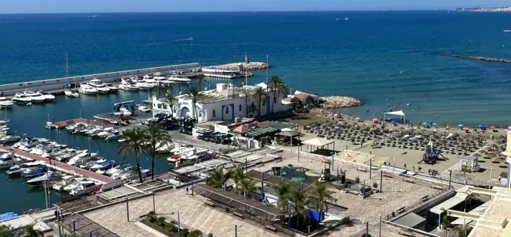 Sale of middle floor apartment in Marbella 2