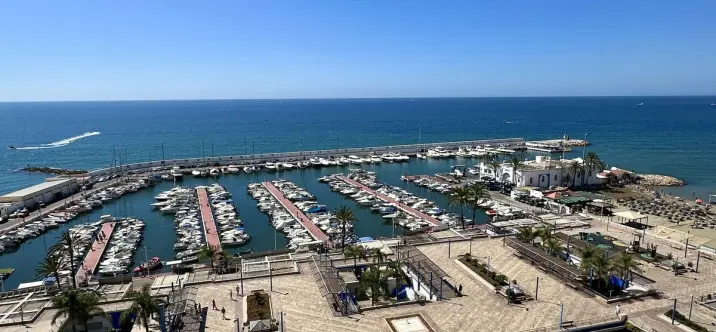 Sale of middle floor apartment in Marbella 4