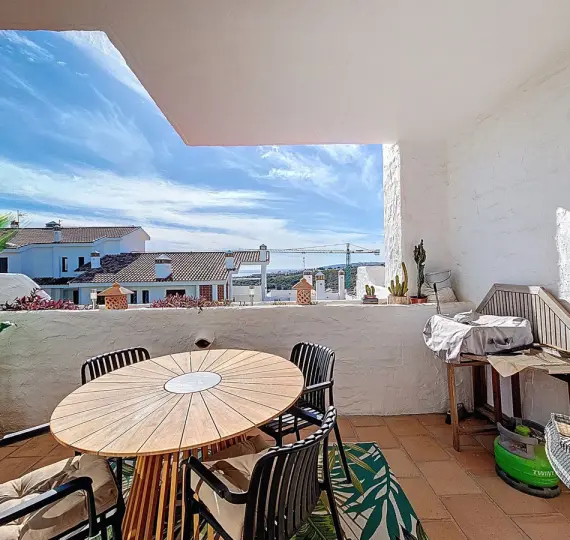 Апартаменты на среднем этаже R5221822