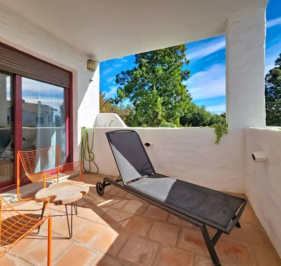 Апартаменты на среднем этаже R5221822