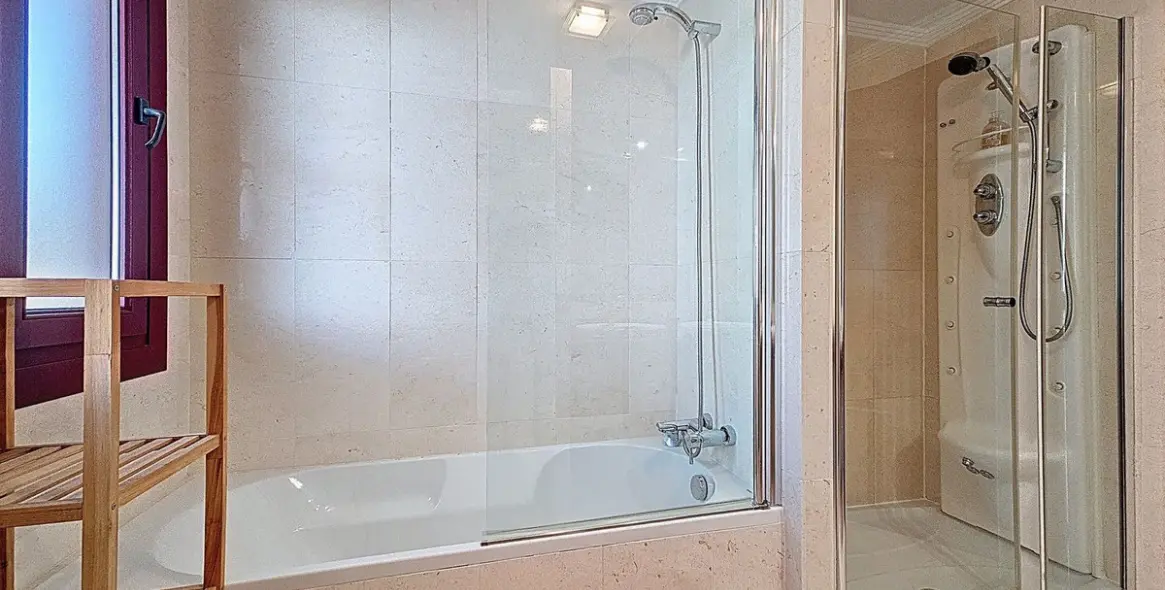 Продажа апартаментов на среднем этаже в Casares 15