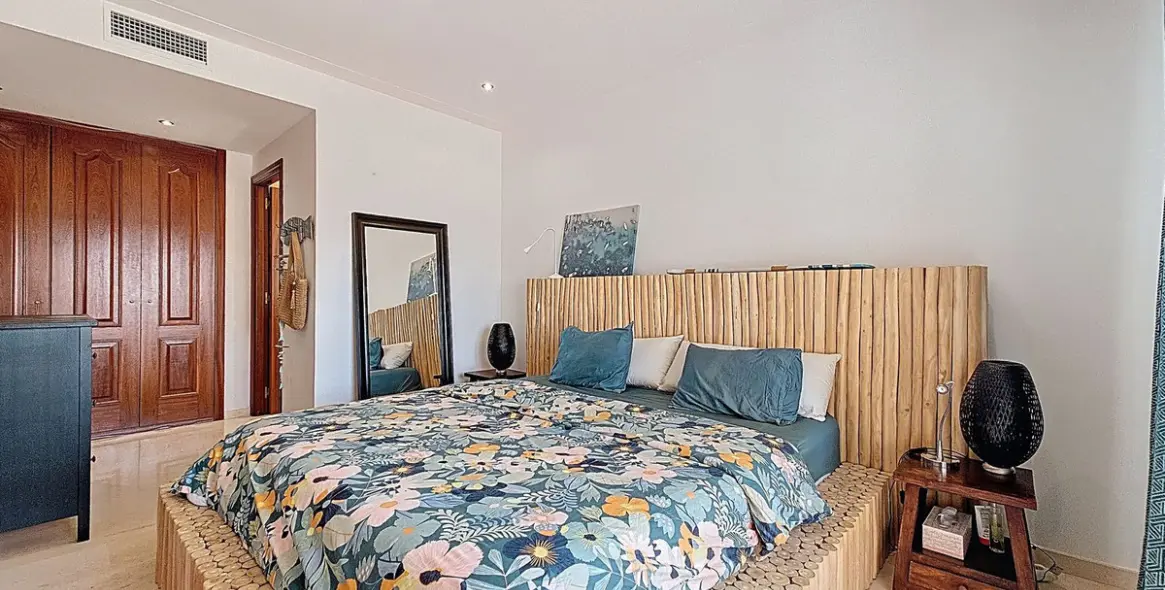 Продажа апартаментов на среднем этаже в Casares 19