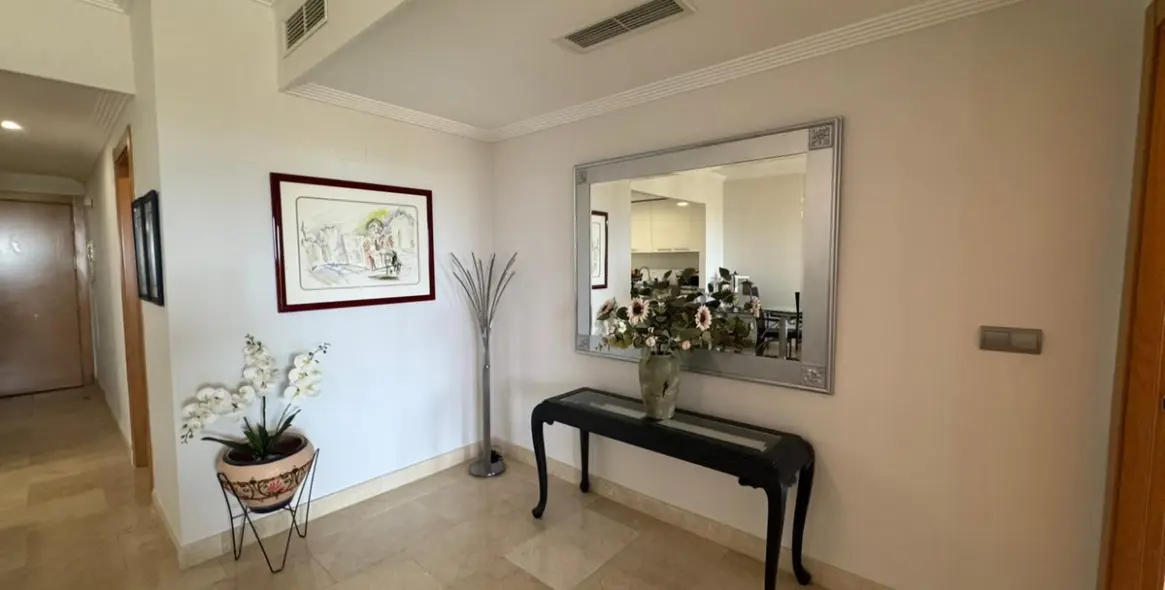 Sale of ground floor apartment in Estepona 3