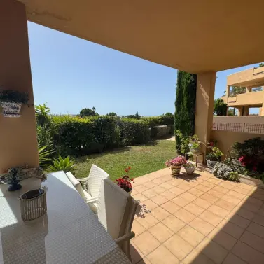 Venta de apartamento en planta baja en Estepona