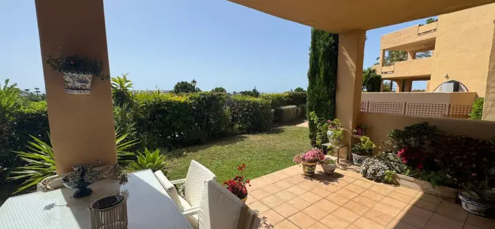 Venta de apartamento en planta baja en Estepona 4