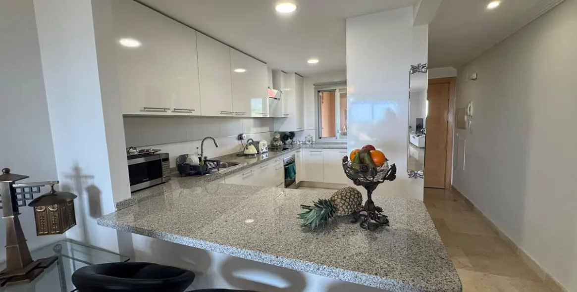 Sale of ground floor apartment in Estepona 6