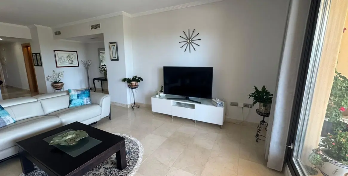 Sale of ground floor apartment in Estepona 8