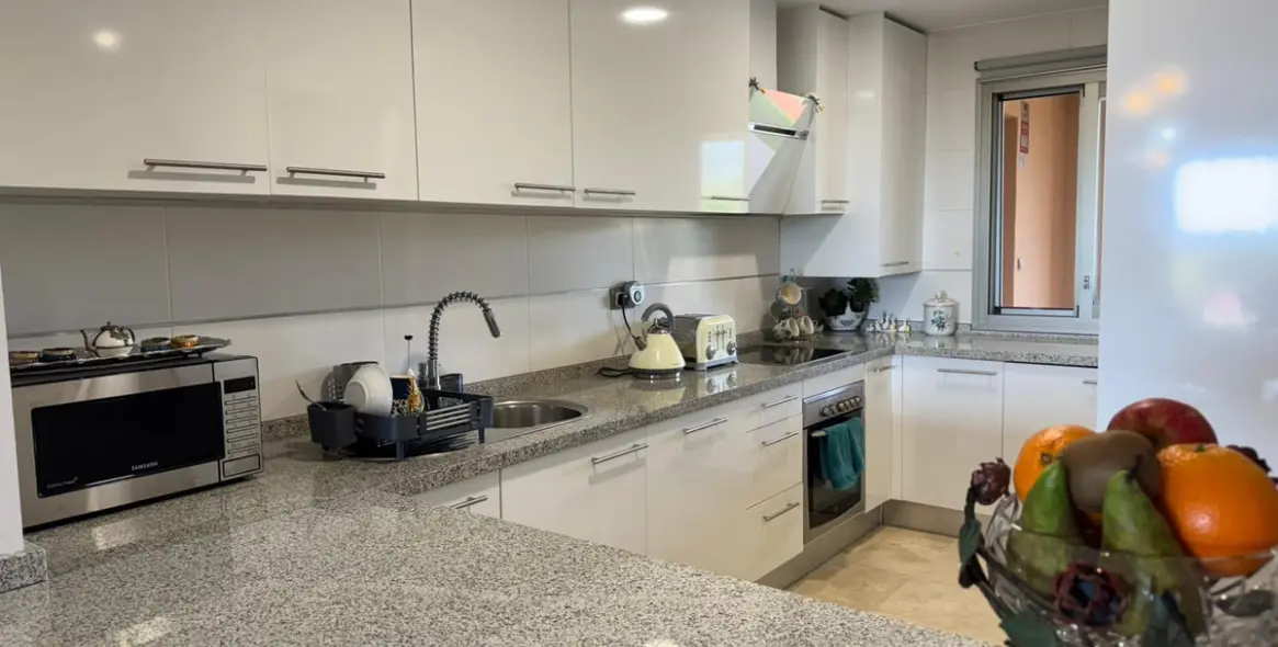 Sale of ground floor apartment in Estepona 9