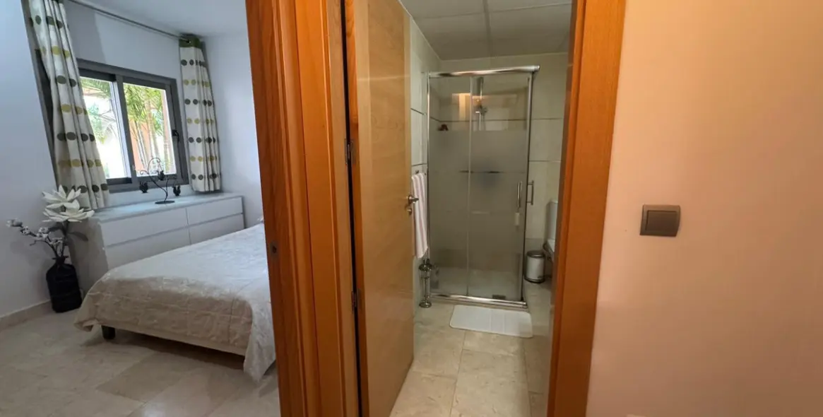 Sale of ground floor apartment in Estepona 17