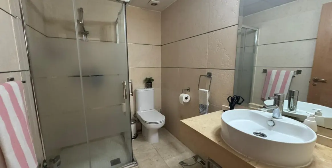 Sale of ground floor apartment in Estepona 18