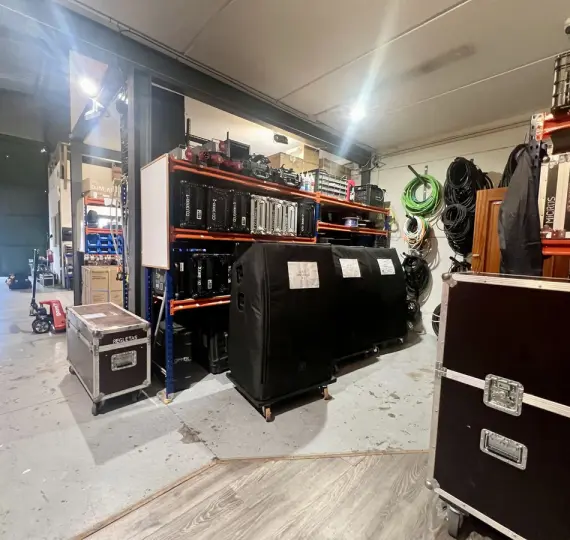 Storage room R5228746