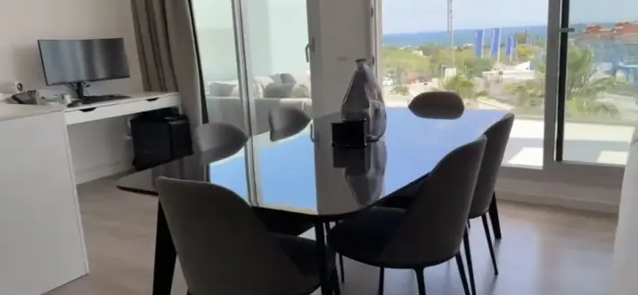 Restaurant R5230420 0