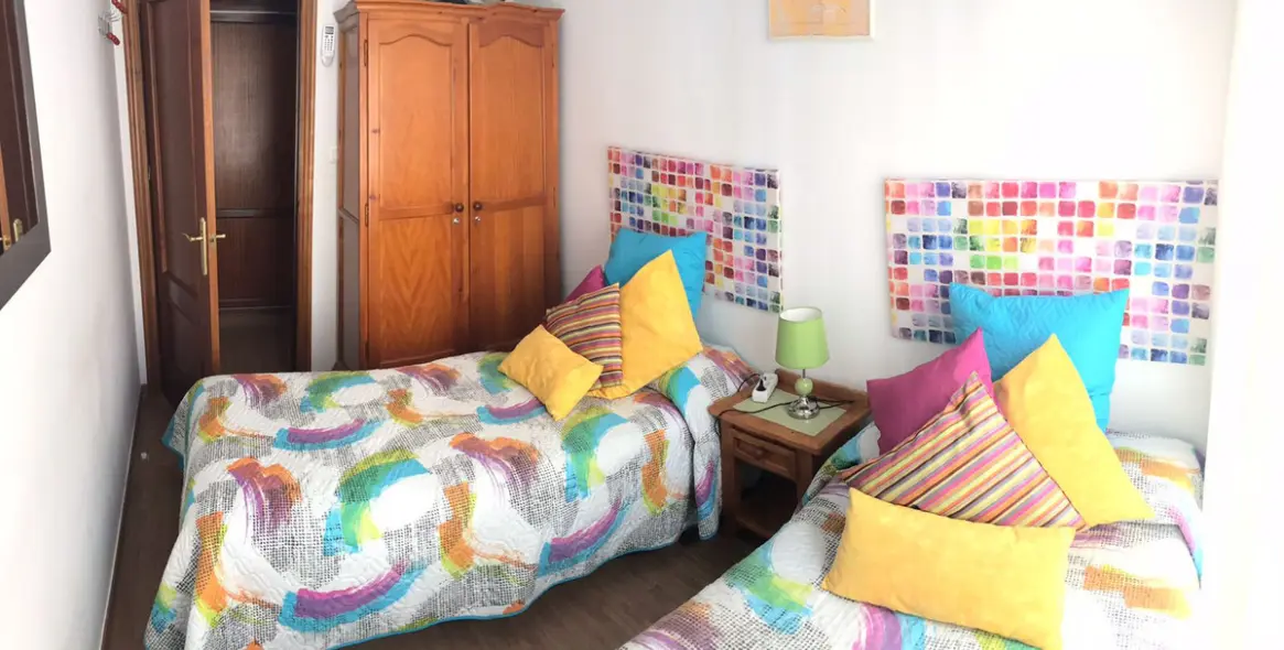 Sale of middle floor apartment in Málaga Centro 11