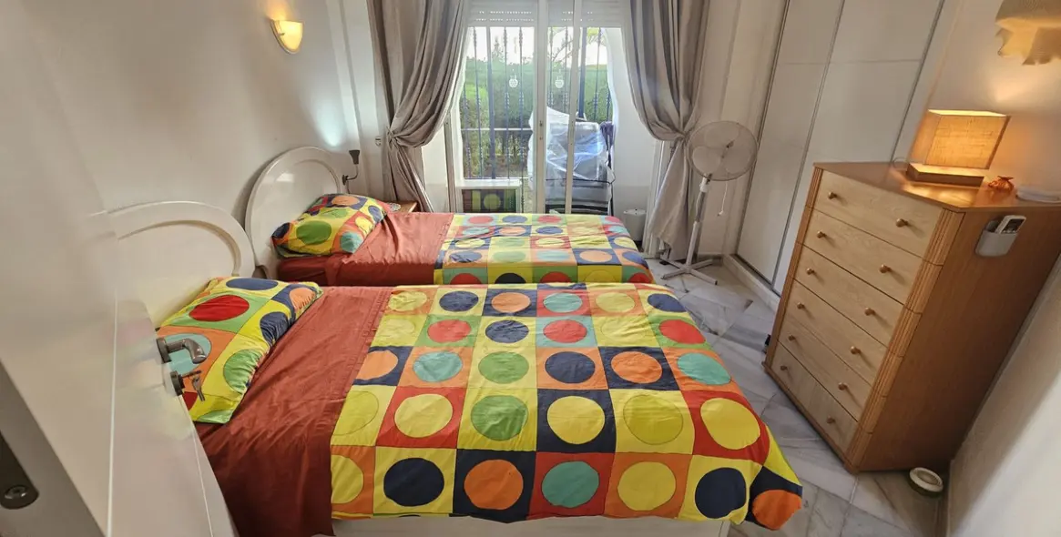 Sale of ground floor apartment in Calahonda 5