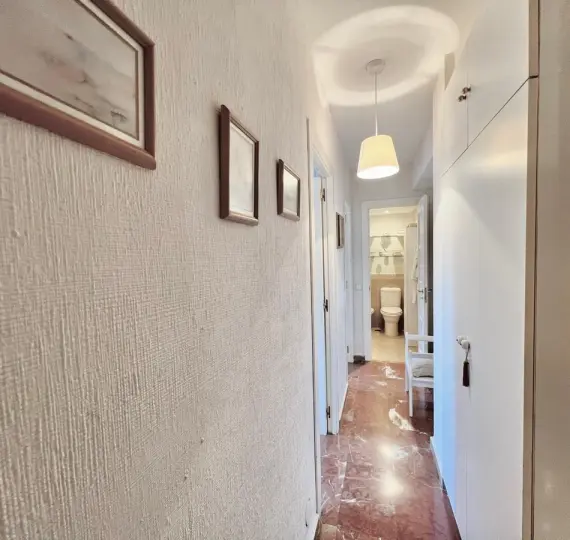 Sale of middle floor apartment in Las Chapas