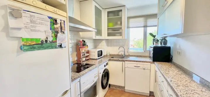 Sale of middle floor apartment in Las Chapas 4