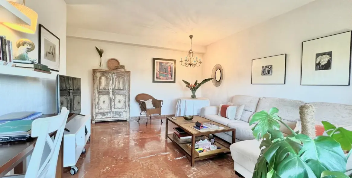 Sale of middle floor apartment in Las Chapas 7